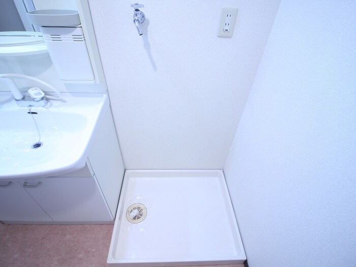 物件内観写真15　(洗濯機置場)