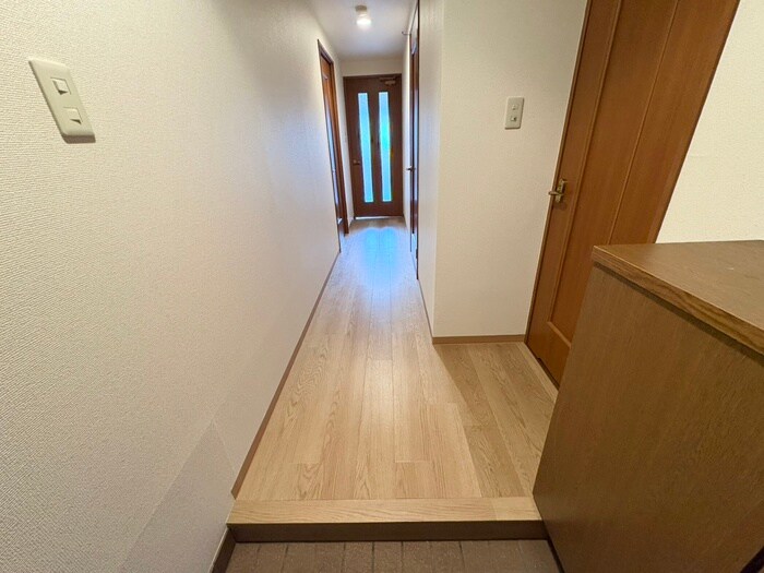 物件内観写真18　(廊下)