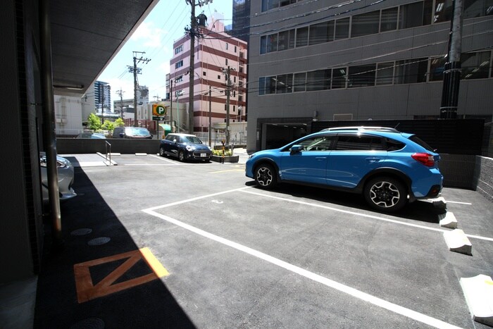 物件外観写真6　(駐車場)