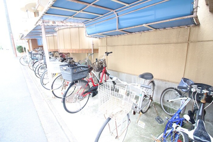 物件外観写真5　(駐輪場)