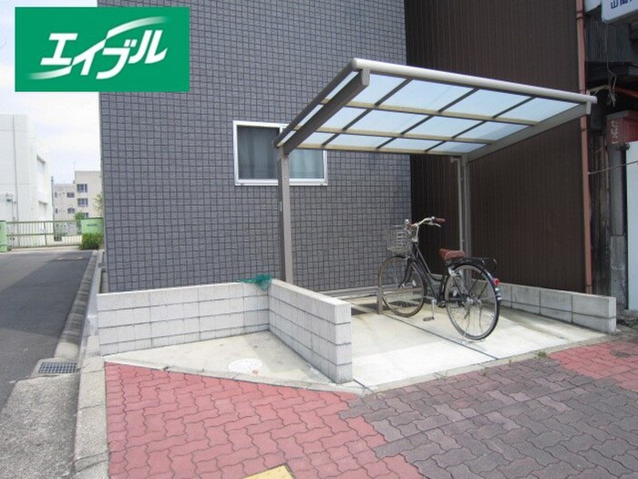 物件外観写真3　(駐輪場)