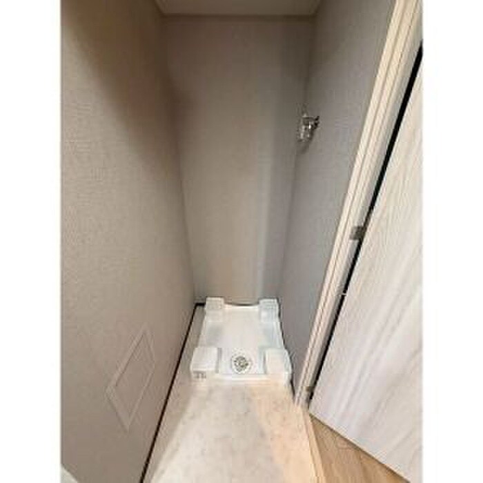 物件内観写真6　(洗濯機置場)