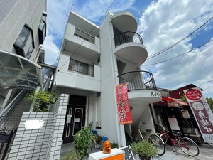 ハイツ名弘外観写真