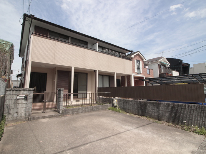 西里町４丁目借家