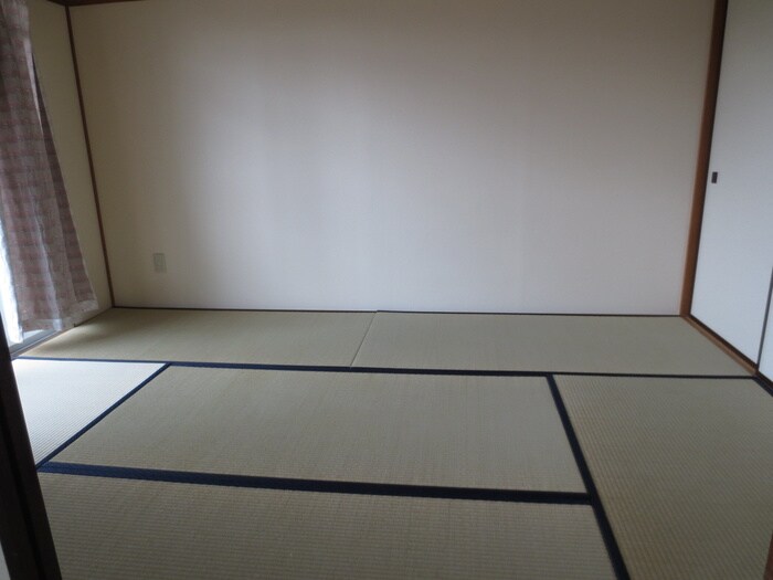 物件内観写真13　(居室)