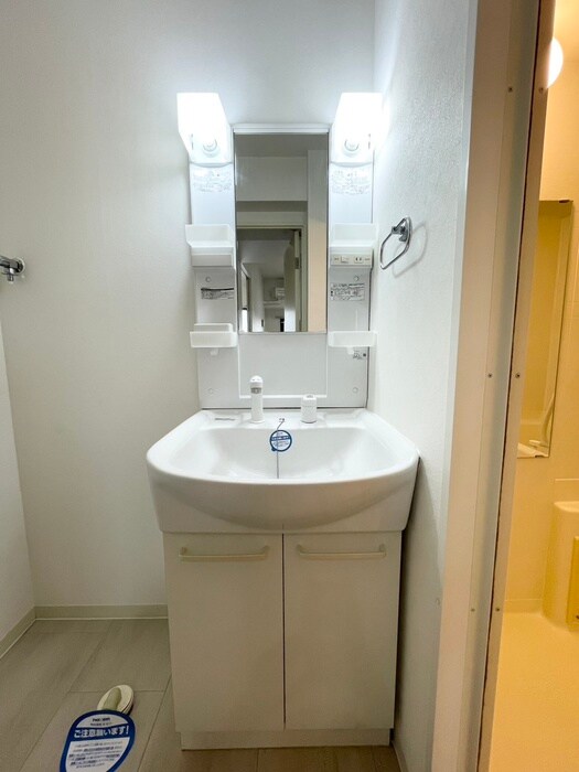 物件内観写真8　(洗面)