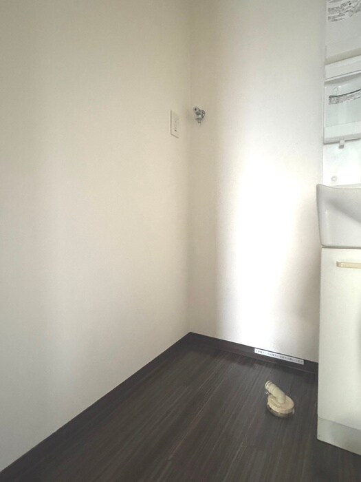 物件内観写真15　(洗濯機置場)