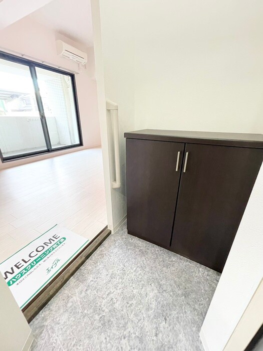 物件内観写真17　(玄関)