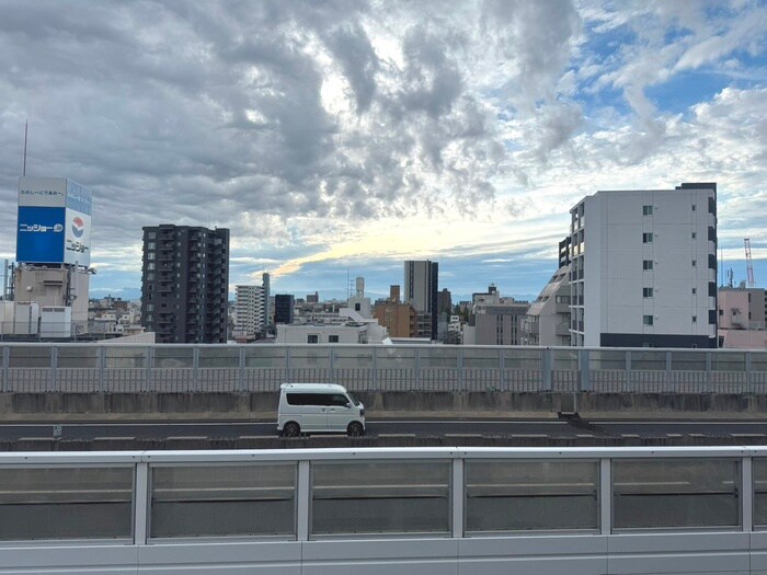 物件内観写真17　(室内からの展望)