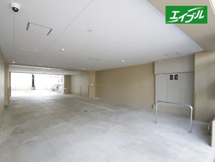 物件外観写真2　(駐車場)