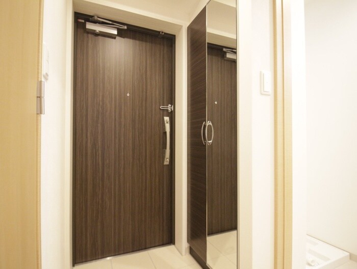 物件内観写真17　(玄関)