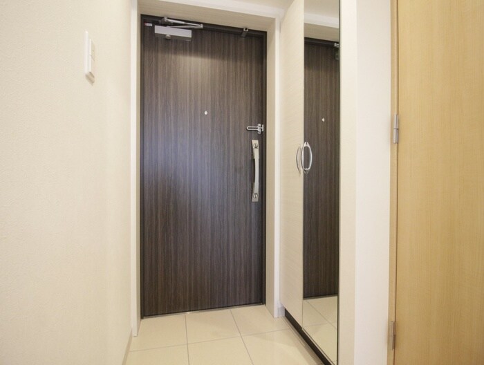 物件内観写真17　(玄関)