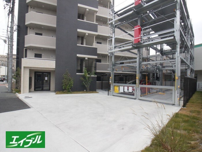 物件外観写真2　(駐車場)