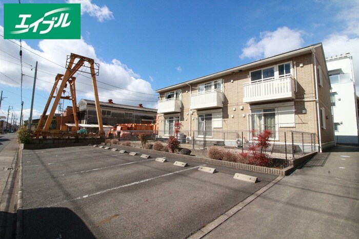 物件外観写真4　(駐車場)