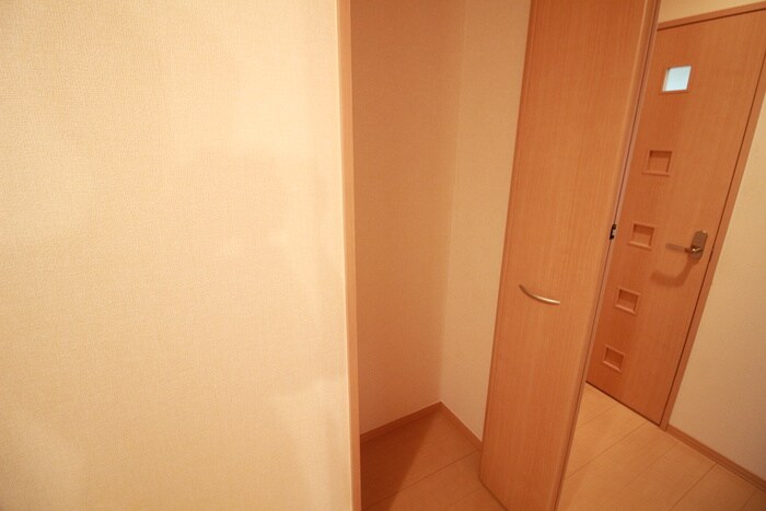 物件内観写真15　(収納)