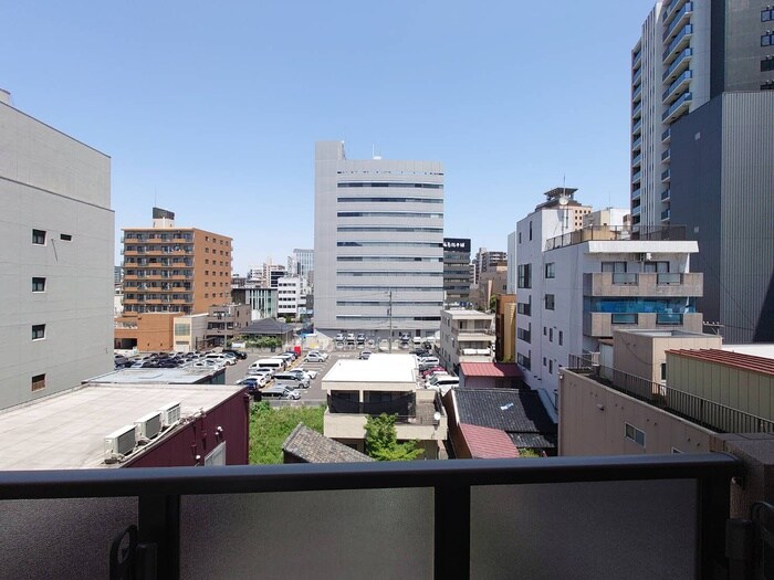 物件内観写真16　(室内からの展望)