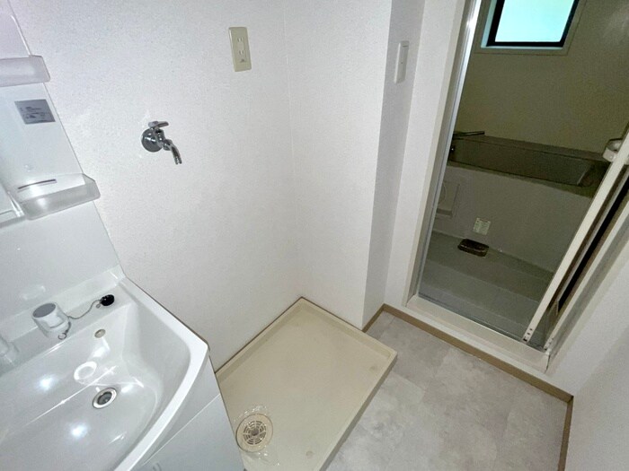 物件内観写真13　(洗濯機置場)