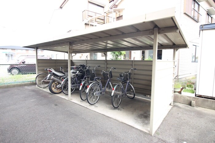 物件外観写真3　(駐輪場)