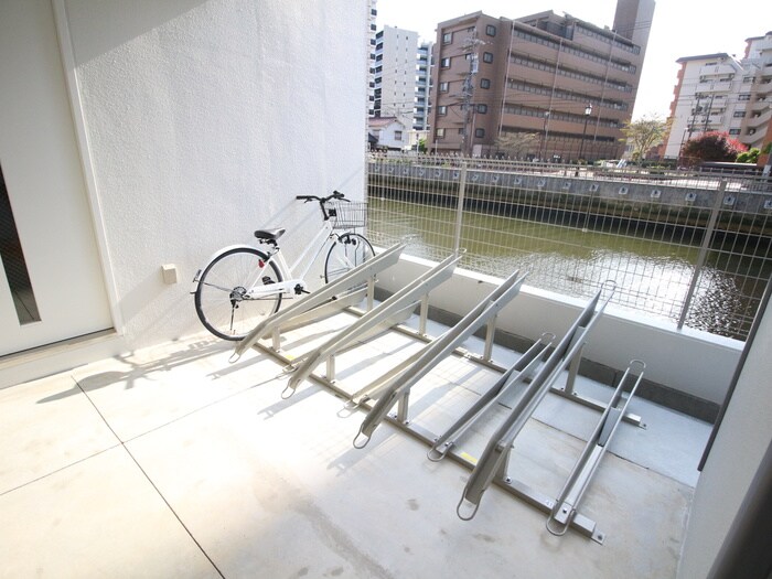 物件外観写真6　(駐輪場)