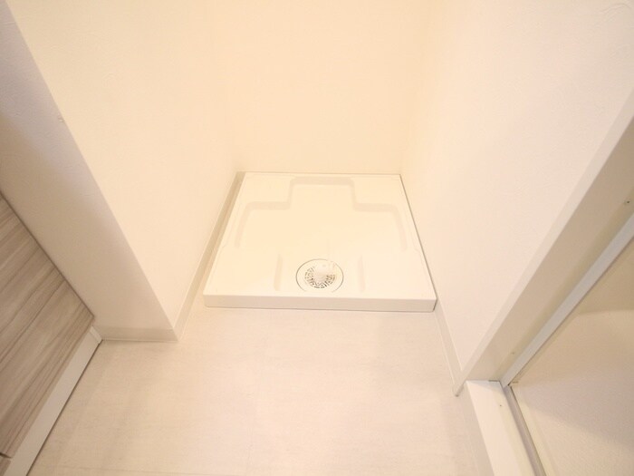 物件内観写真10　(洗濯機置場)