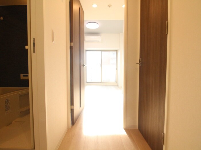 物件内観写真12　(廊下)