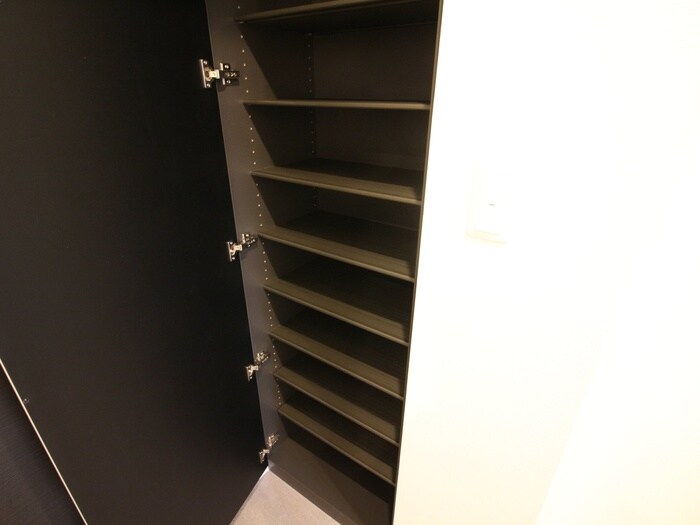 物件内観写真12　(靴箱)