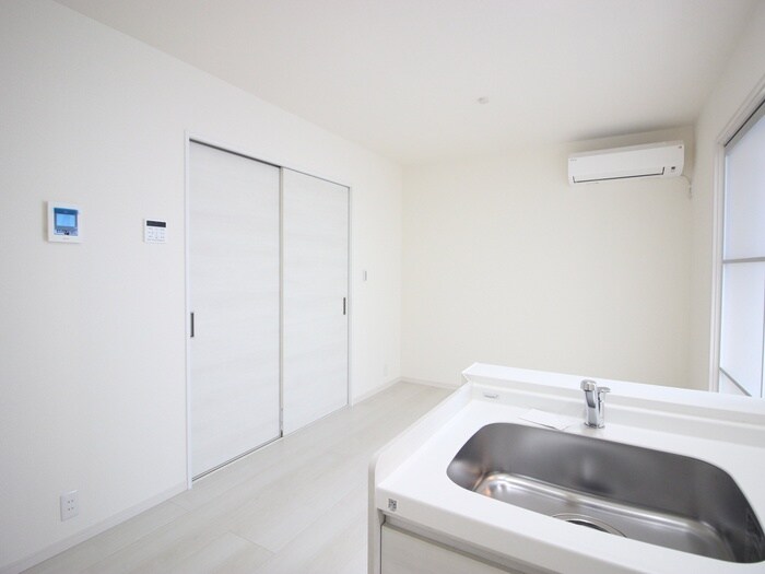 物件内観写真8　(居室)