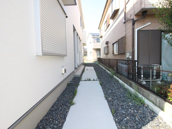 物件外観写真4　(エントランス部分)