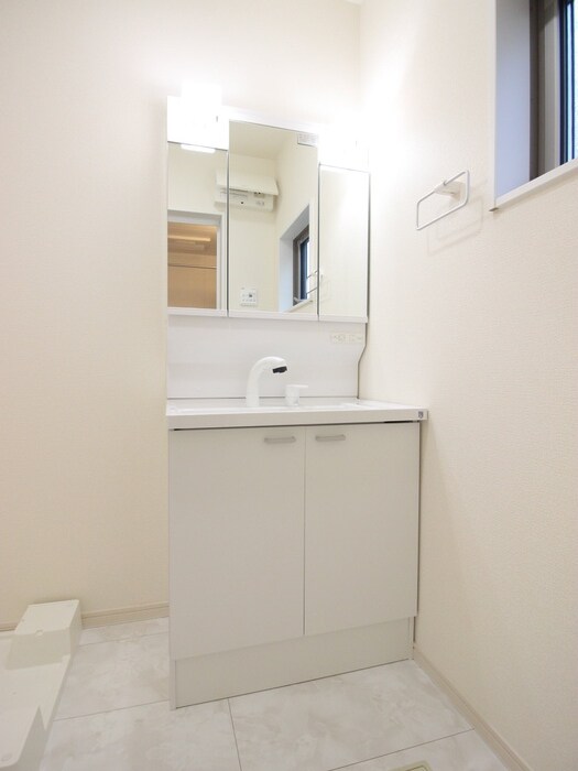 物件内観写真11　(洗面)