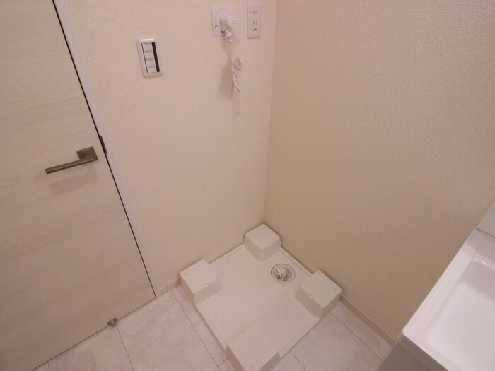 物件内観写真13　(洗濯機置場)