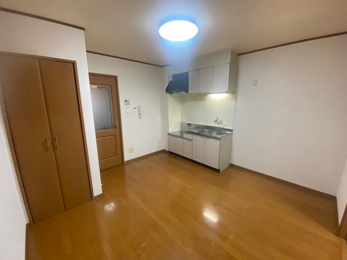 物件内観写真8　(居室)