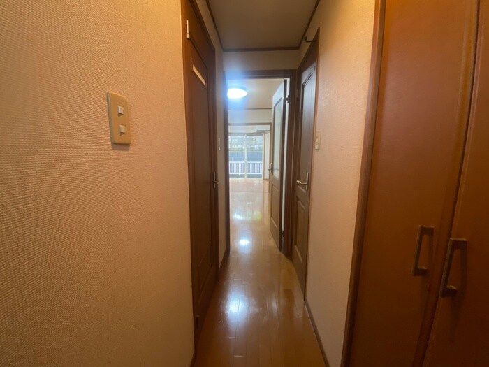 物件内観写真17　(廊下)