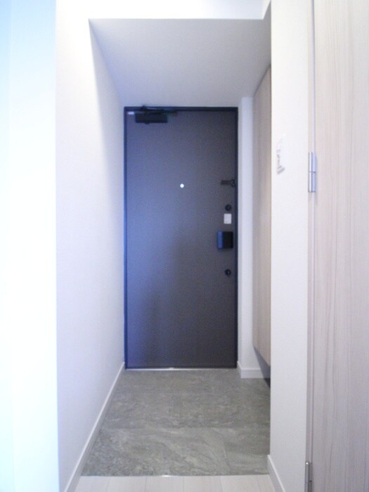 物件内観写真13　(玄関)
