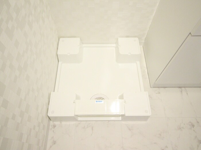 物件内観写真16　(洗濯機置場)