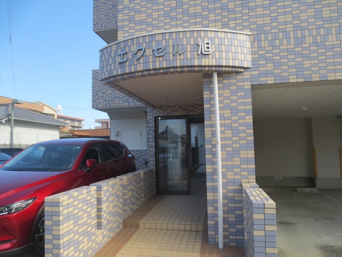 物件外観写真4　(エントランス部分)