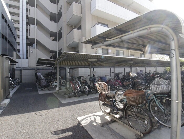 物件外観写真5　(駐輪場)
