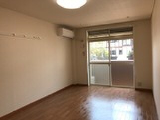 物件内観写真6　(居室)