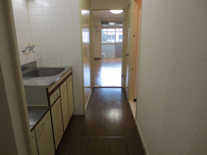 物件内観写真10　(廊下)