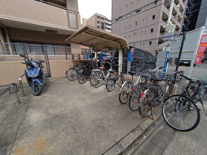 物件外観写真4　(駐輪場)