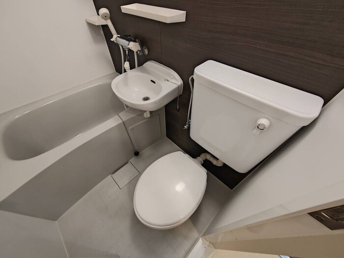 物件内観写真14　(トイレ)