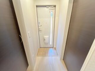 物件内観写真3　(廊下)