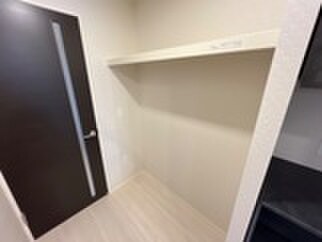 物件内観写真3　(収納)