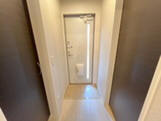 物件内観写真11　(玄関)