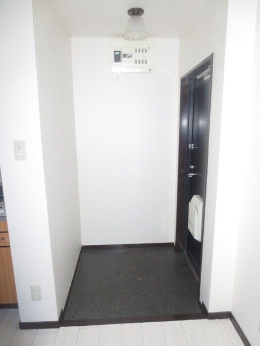 物件内観写真14　(玄関)