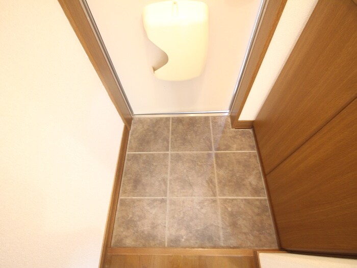 物件内観写真16　(玄関)
