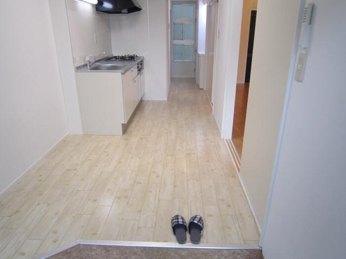 物件内観写真7　(玄関)