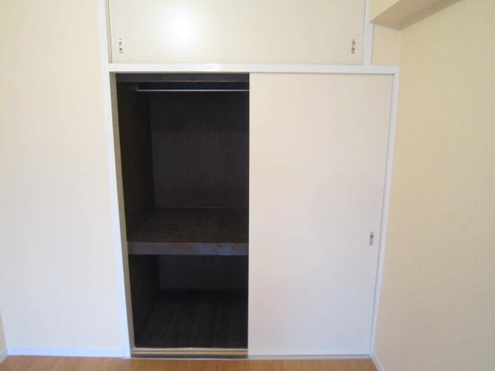 物件内観写真12　(収納)