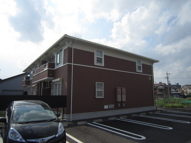 物件外観写真4　(駐車場)