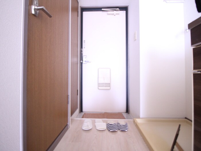 物件内観写真18　(玄関)
