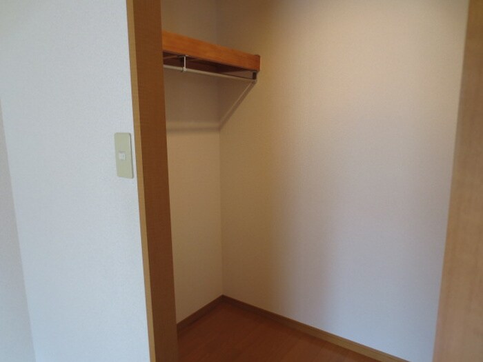 物件内観写真12　(収納)